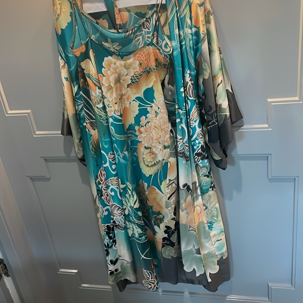 Natori Vintage Silk Nightgown and Robe - Picture 3 of 4